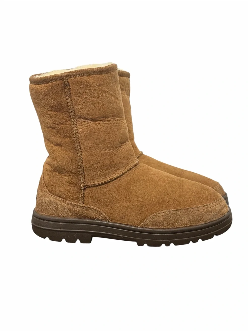 UGG Short Suede Shearling Winter Boots - Excellent Condition- Size 7.5/8